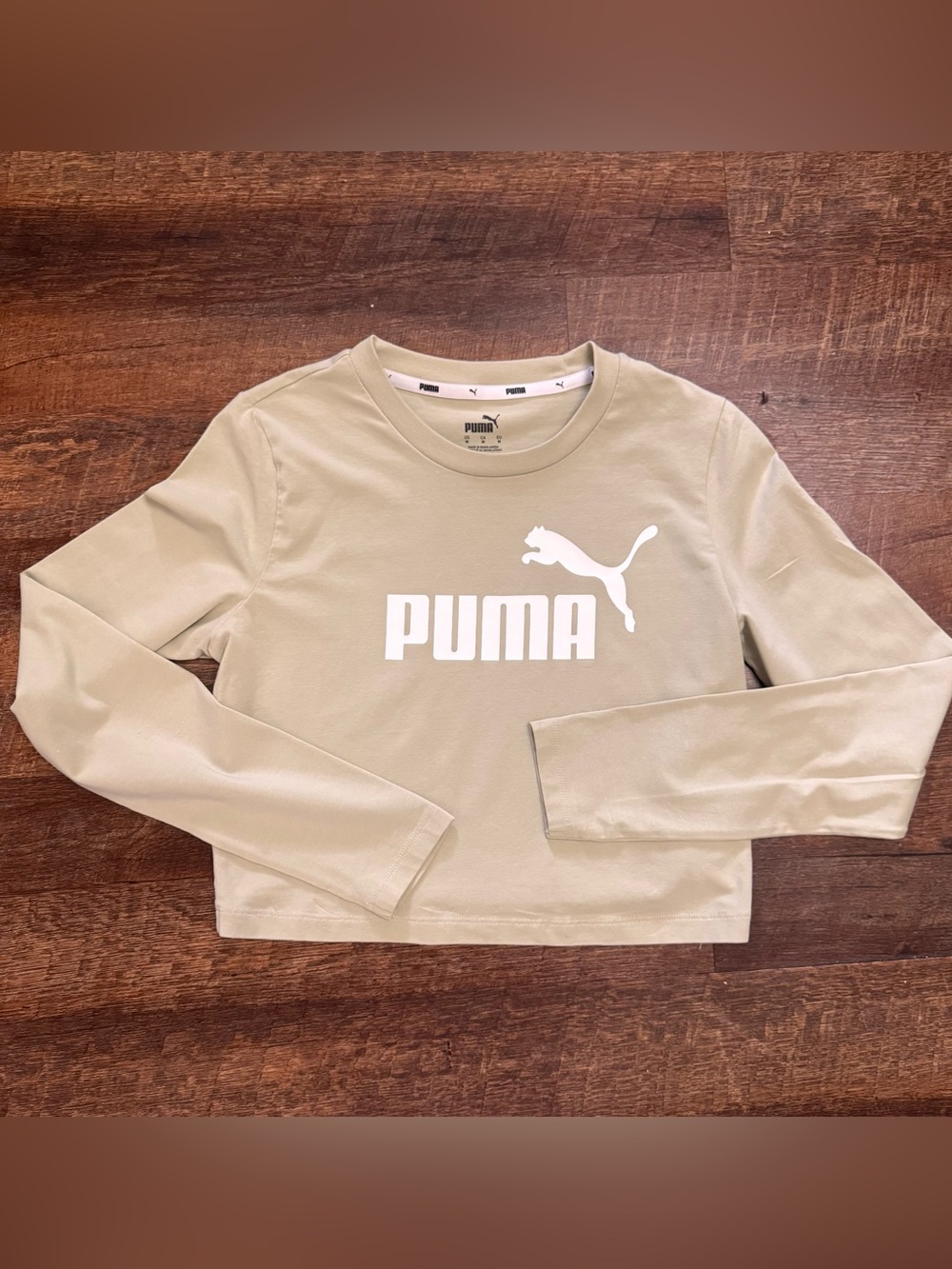 Puma Beige Logo Long Sleeve Cropped Top Size Medium Athletic Casual Stretch